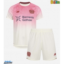 Bayer Leverkusen Edmond Tapsoba #12 Bortedraktsett Barn 2025-26 Kortermet (+ Korte bukser)